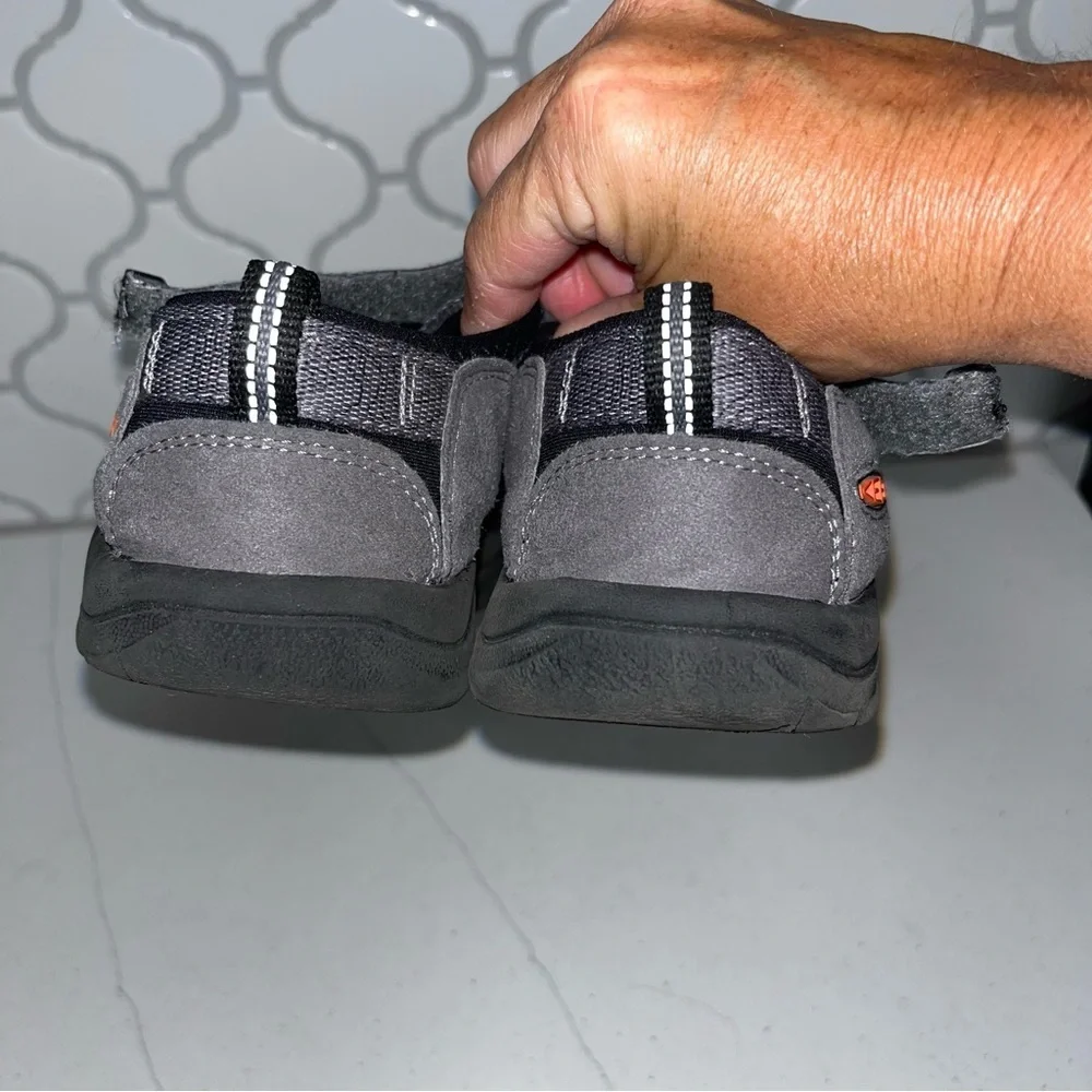 Keen Newport Waterproof Youth Size 2 Sport Sandals Grey-see description